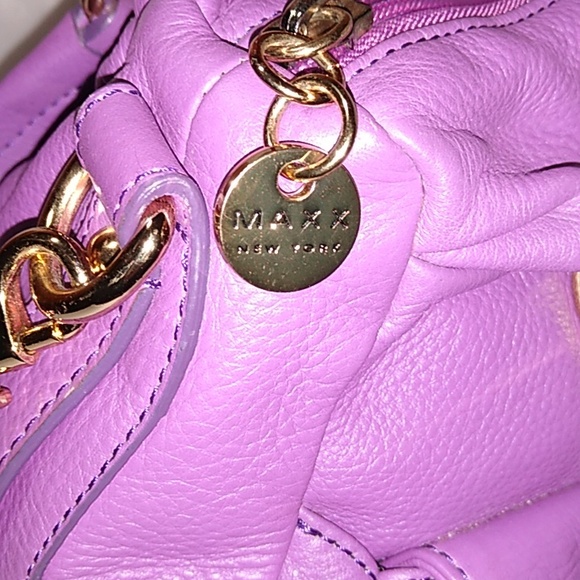 Maxx New York brand lilac colored leather purse - Picture 3 of 8